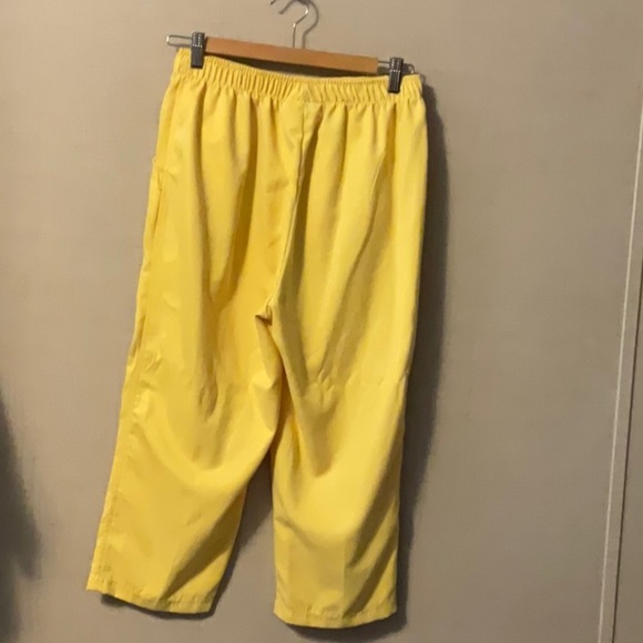 Rebecca Malone Yellow Capris - Picture 2 of 4